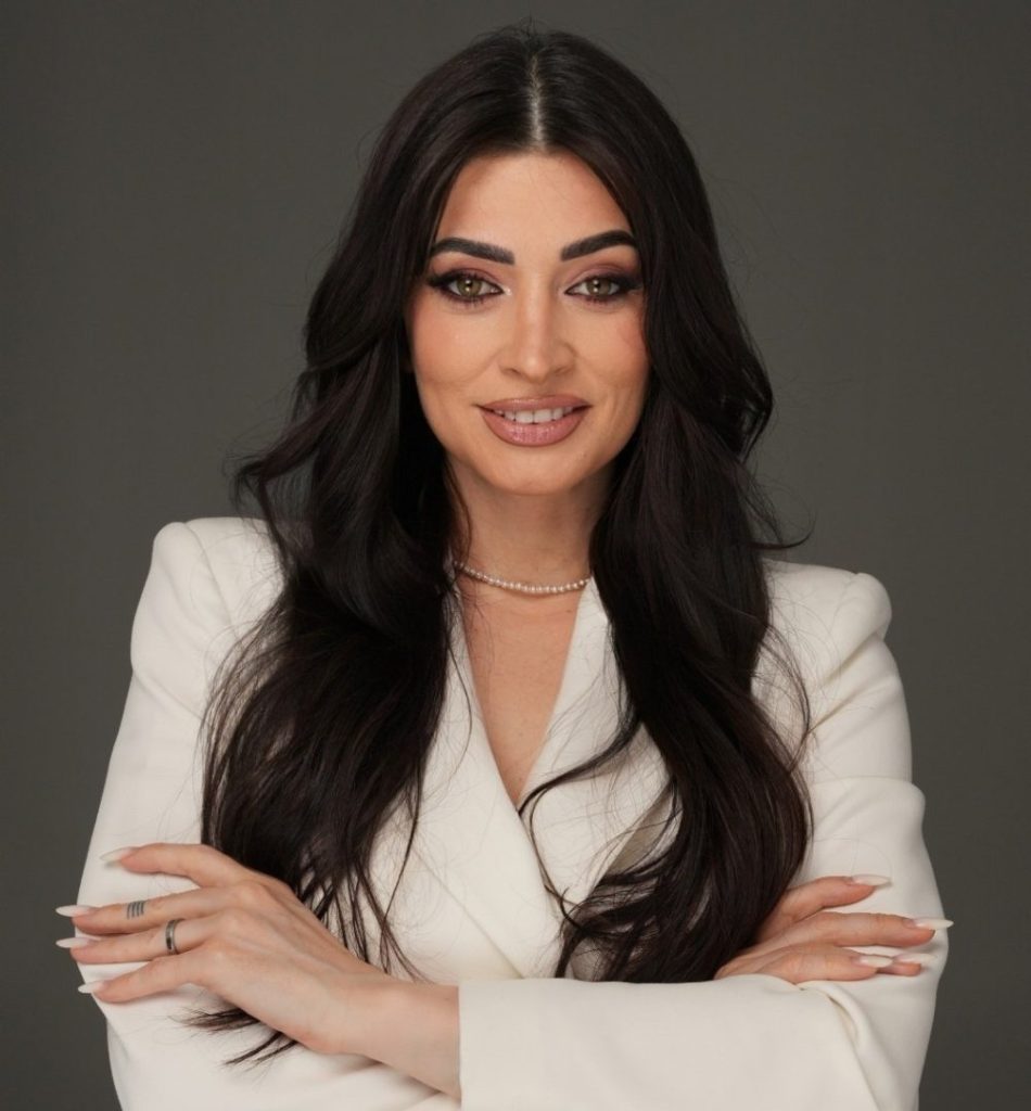 Manuela Halasag nu se rezumă la vânzare – consiliază clienții în alegeri corecte privind achiziția de apartamente decomandate, alături de REMAX Klass